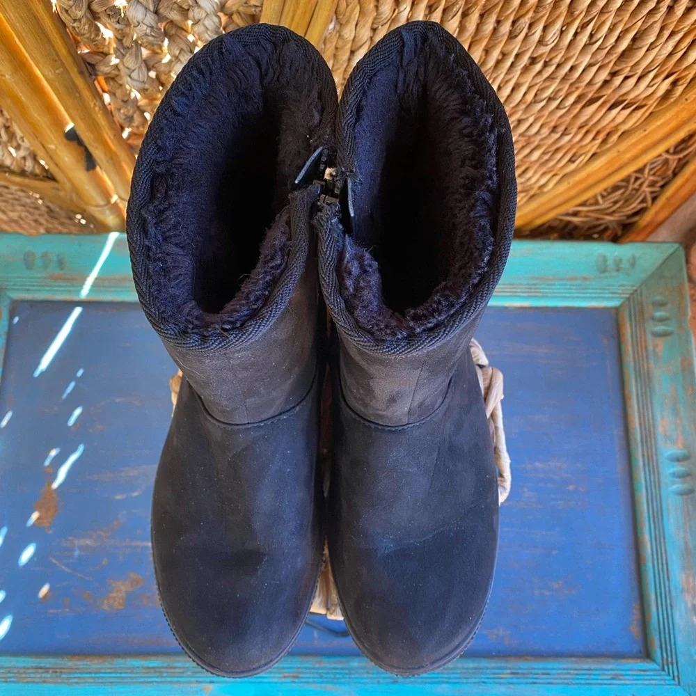 Cat & Jack Black Girls Suede Boots Size 2 Gently Used Warm and Cozy